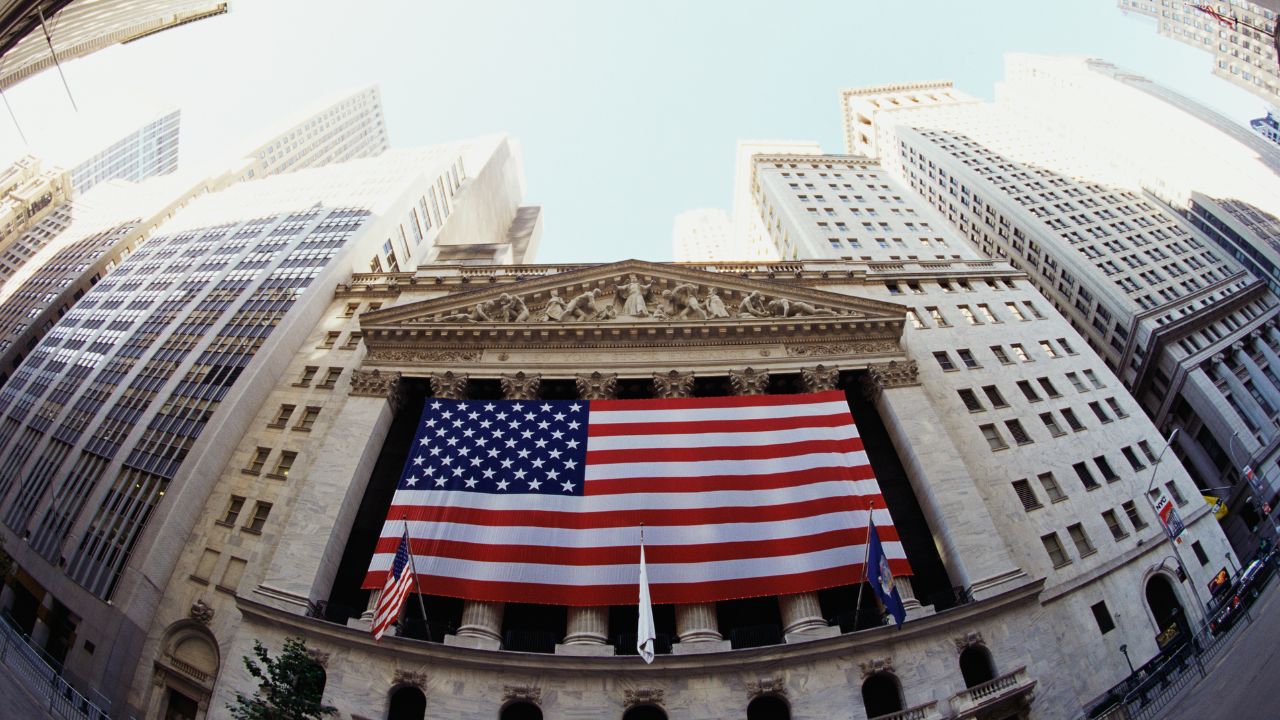 Wall Street - Investors brace for possible sell-off following Moody's downgrading of US credit rating