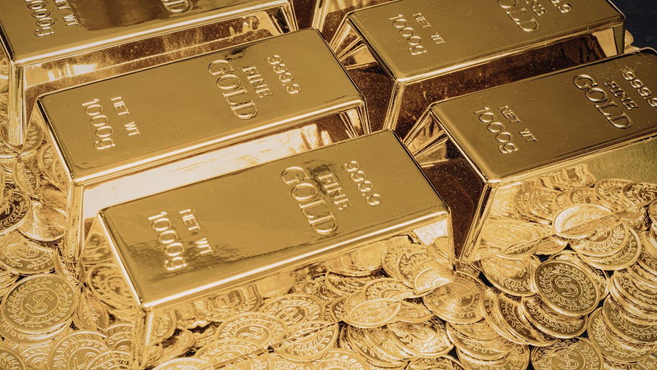 A 5-15% allocation to gold has improved risk-adjusted returns across the past several supply-shock cycles.